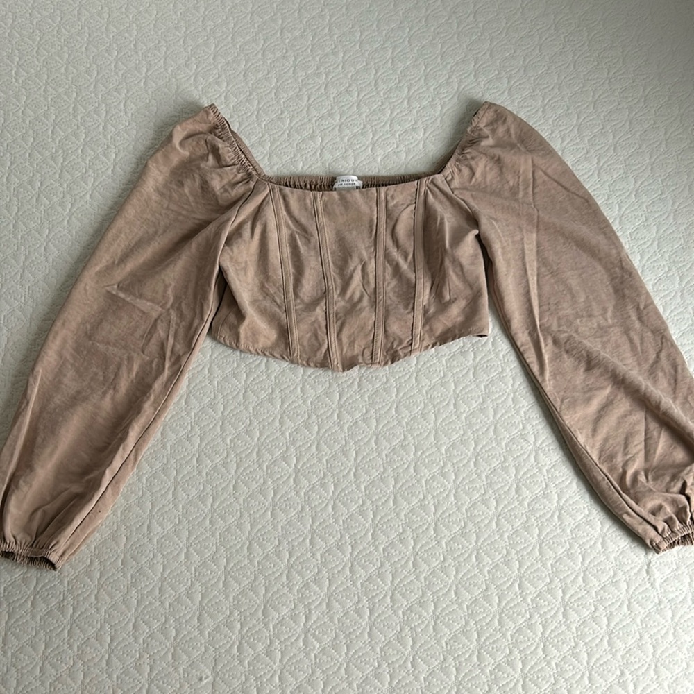 Kirious Los Angeles off the shoulder crop top